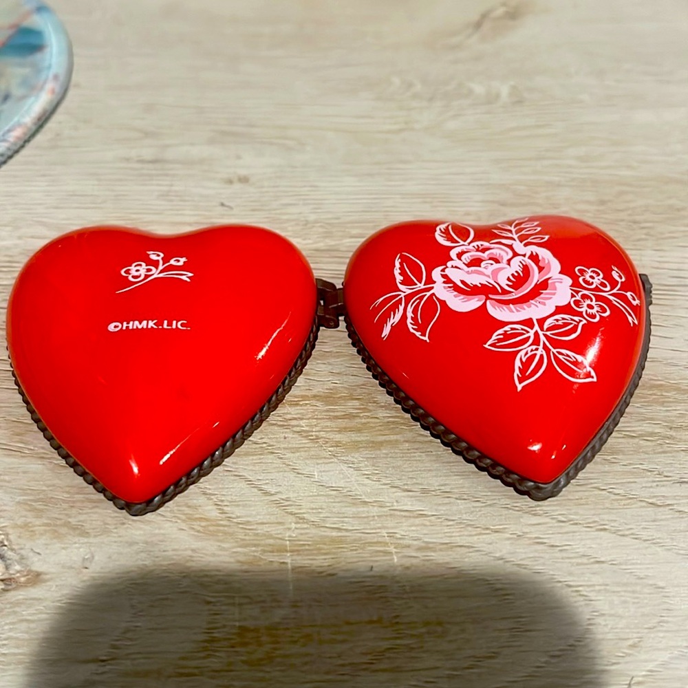 Hallmark hinged Heart porcelain